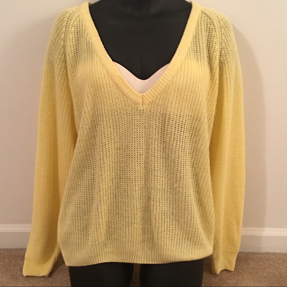 V neck sweater sz small